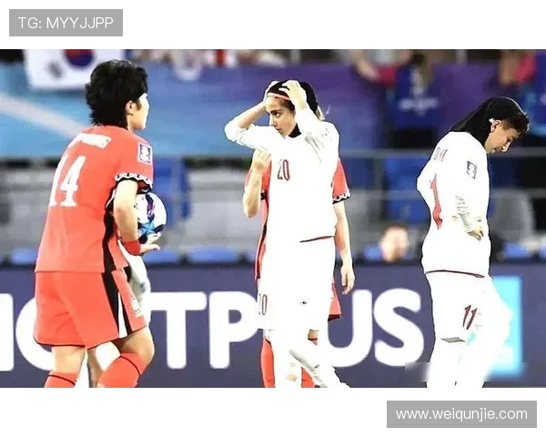 伊朗女足球员超市现身自称自由 伊朗女足球员超市现身自称自由