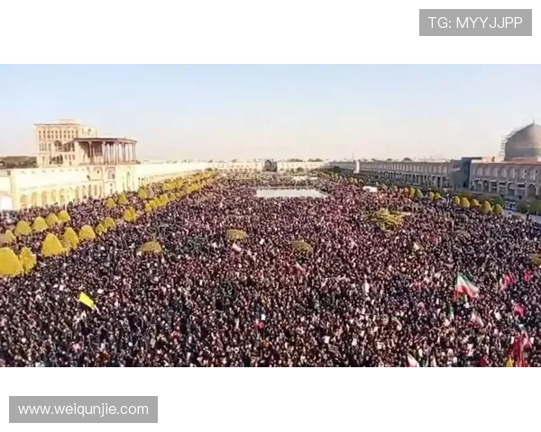 伊朗男足含泪唱国歌 悼念空袭遇难学生 伊朗男足含泪唱国歌 悼念空袭遇难学生